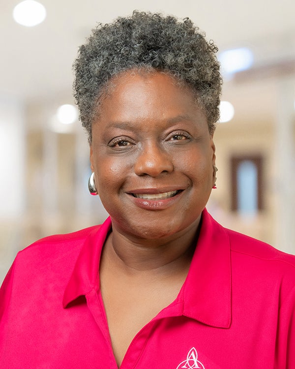 Head shot of Lola King