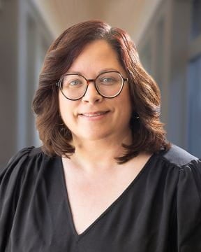 Head shot of Beth Smith